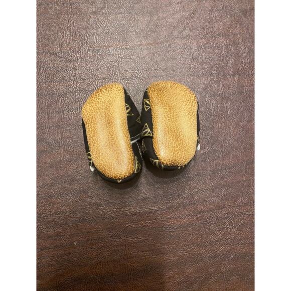 Trendy Baby Moc Shop Harry Potter Deathly Hallows Moccasin Crib Shoe 0-3‎ Month - Picture 5 of 5
